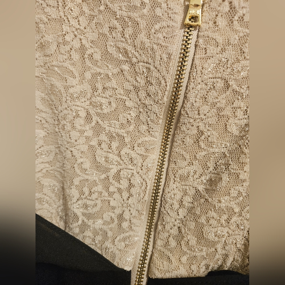 Alice + Olivia Black Dress With Beige Lace, Size 6 - Picture 3 of 5